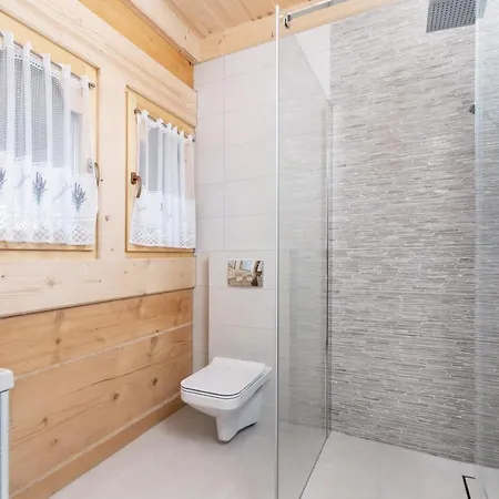 Premium W Domu Zasypane Z Sauna By Renters Prestige