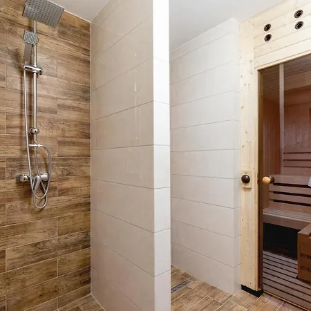 아파트 Premium W Domu Zasypane Z Sauna By Renters Prestige *