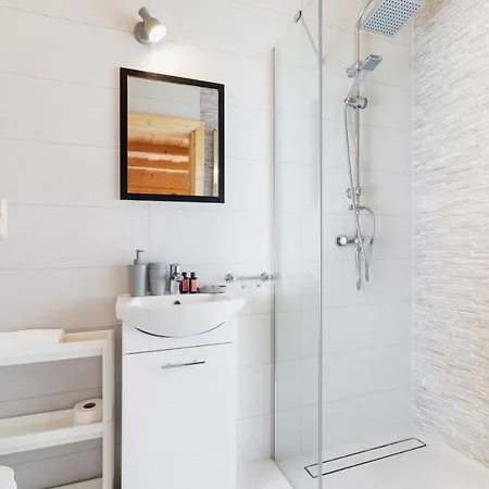 아파트 Premium W Domu Zasypane Z Sauna By Renters Prestige